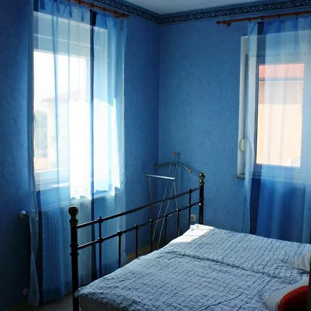 Apartment Dari *