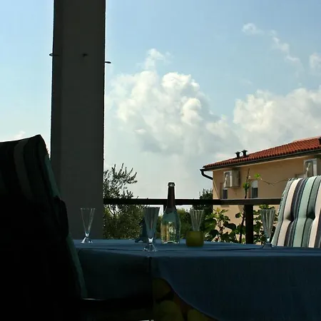 Apartment Dari *